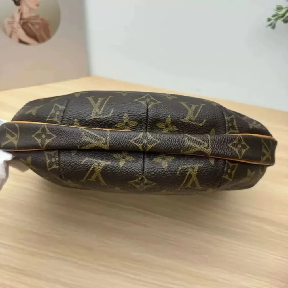 Louis Vuitton Women Pre-Loved Bag Very Good Condition